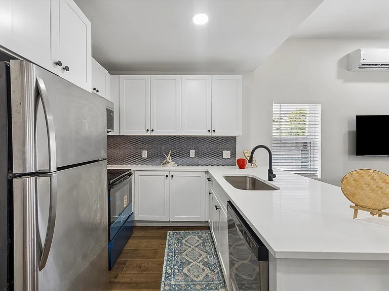 1224 Welch St #2 — Photo 6