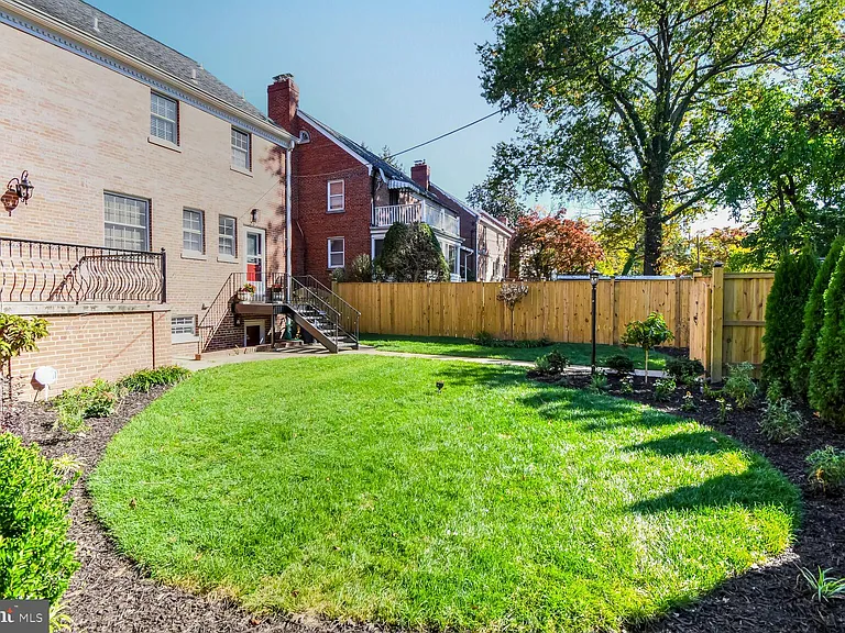 8112 Eastern Ave NW — Photo 34