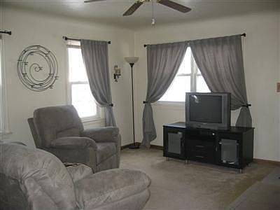 3rd image of 330 Longford Ave