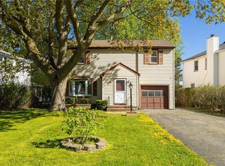 624 Tarrington Rd, Rochester, NY 14609
