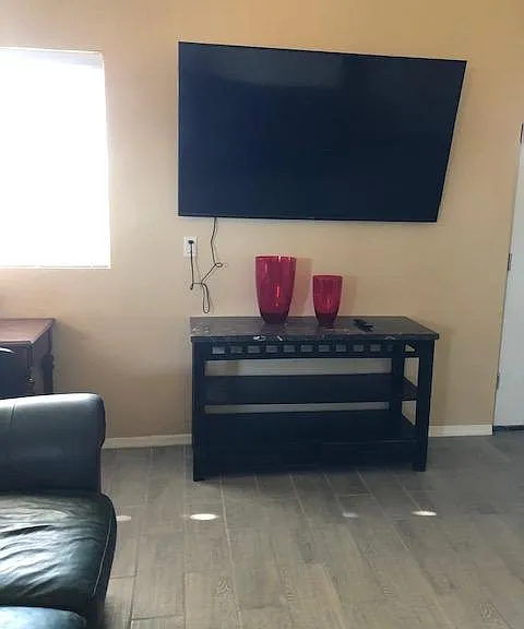 60 " TV