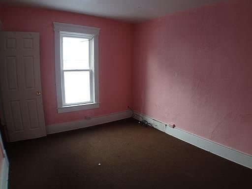 4th image of 1141 W 9th St