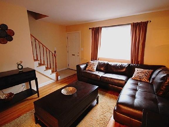3rd image of 184 Branch Brook Dr