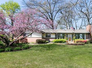 9425 Oakwood Manor Ln, Saint Louis, MO