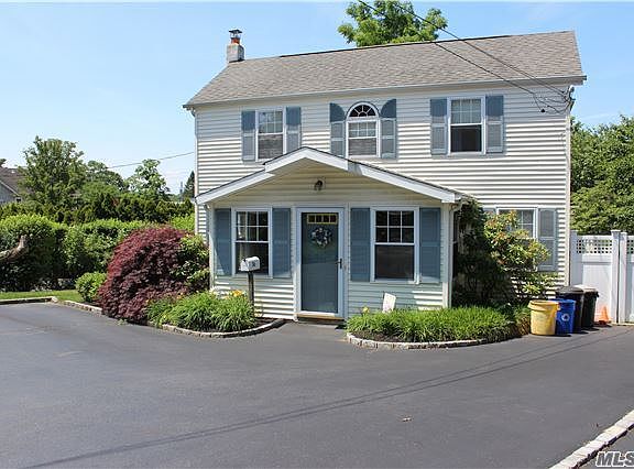 4th image of 36 Perry Ave