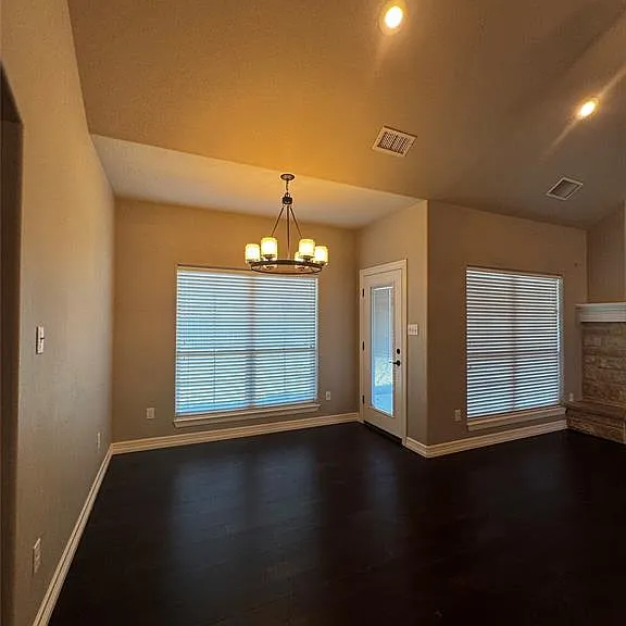 250 Southlake Dr — Photo 8
