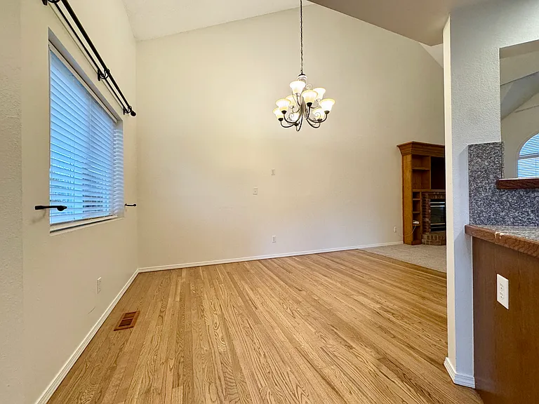 5413 Plumstead Dr — Photo 9