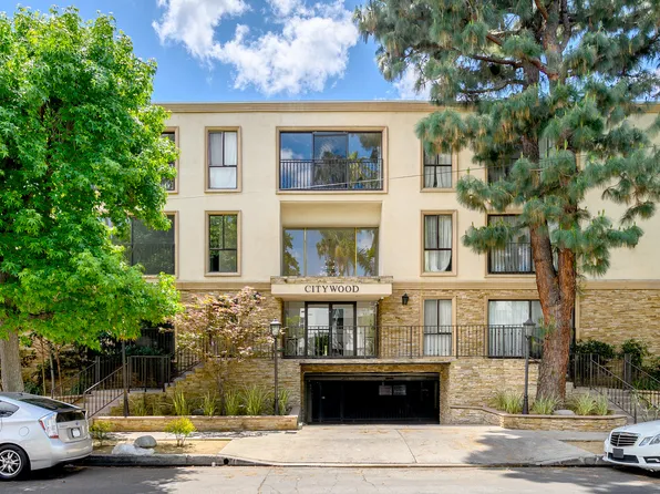 15344 Weddington St Unit 202, Los Angeles, CA 91411