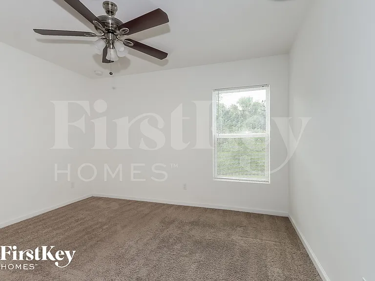 1750 SW Hampshire Ln — Photo 11