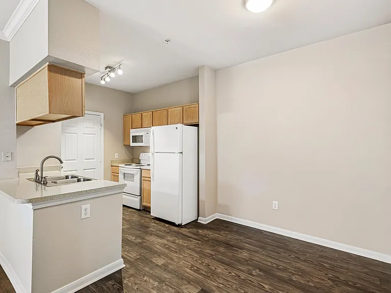 Lakeshore Villas apartments community photo