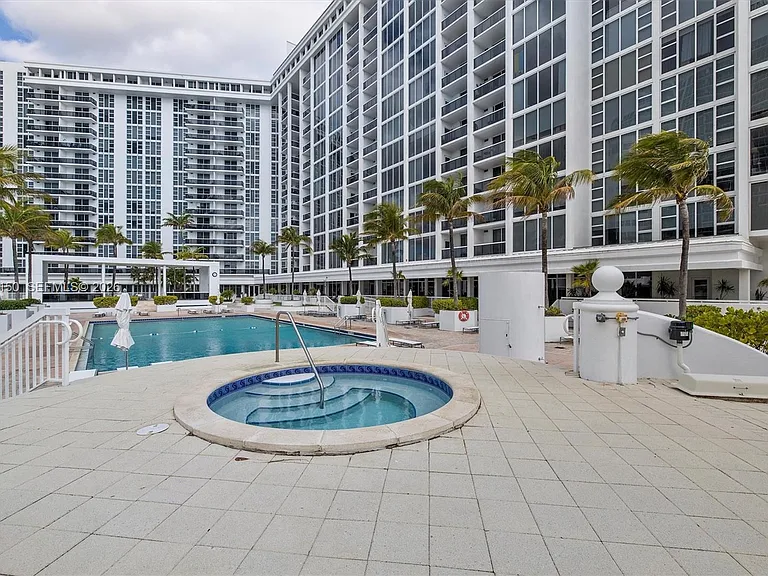 10275 Collins Ave #1530 — Photo 42