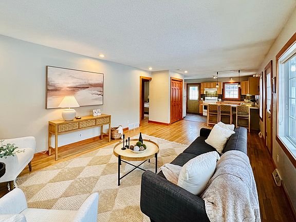 3rd image of 5958 Hillcrest Rd