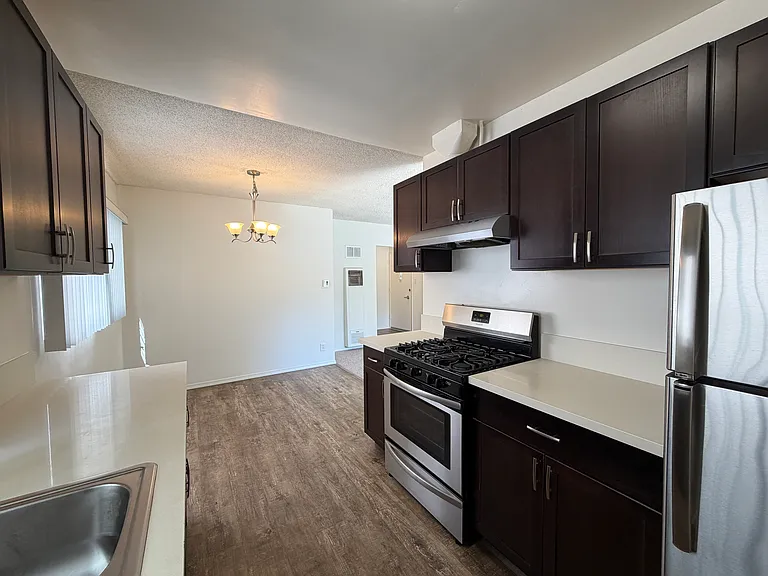 1942 Pelham Ave #2 — Photo 8
