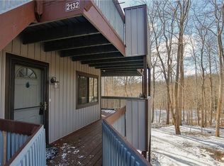 2132 Pinebrook Trl, Cuyahoga Falls, OH 44223
