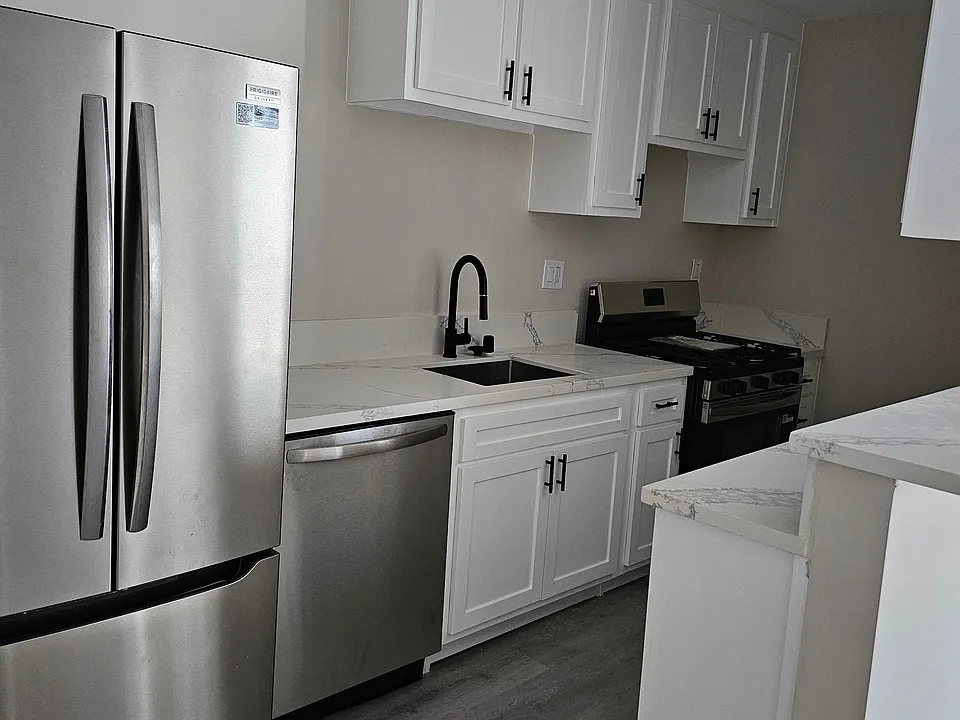 Las Palmas Apartments