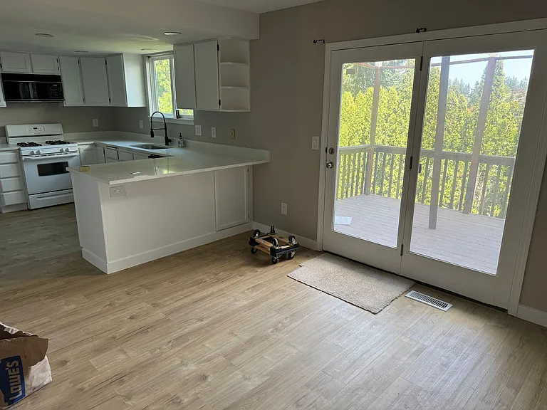 399 Kevin Ct SE — Photo 4