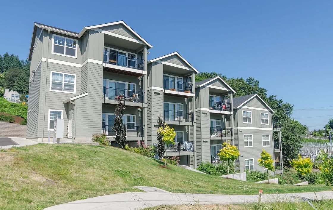 2 bed, 655 sqft, $2,150 — Photo 1
