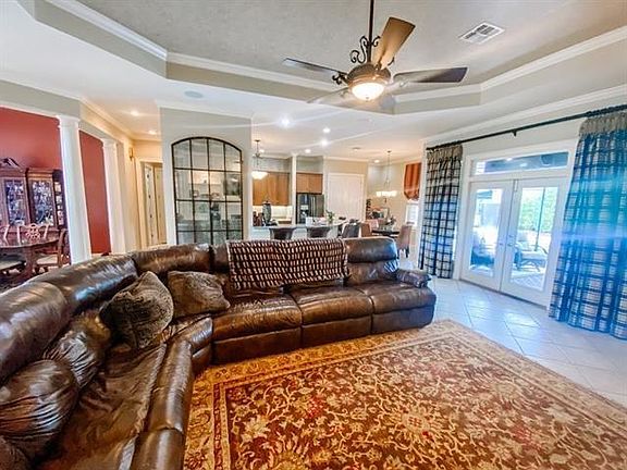 3rd image of 3323 Sherbrooke Ln