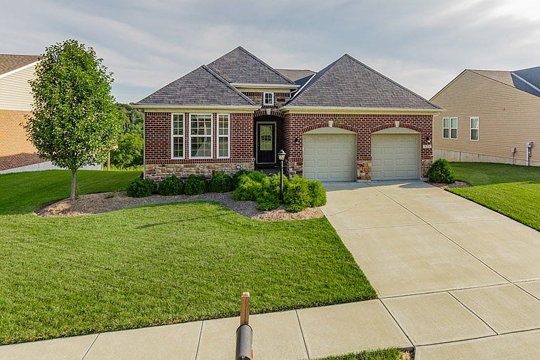 1st image of 823 Lakerun Ln
