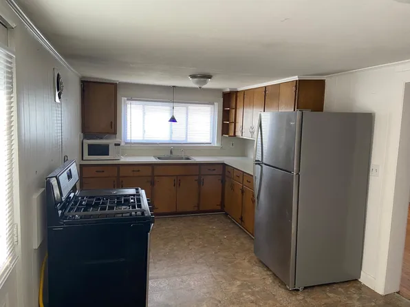 24 School St #2, Amesbury, MA 01913