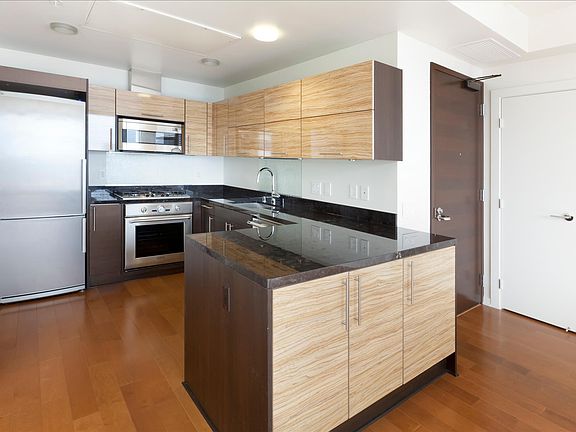 2nd image of 829 Folsom St Unit 916