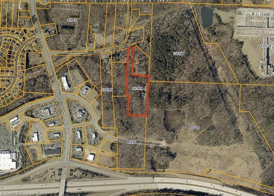 1st image of 138 Vivian Ln