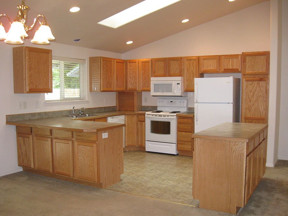 2nd image of 112 Park Village Loop