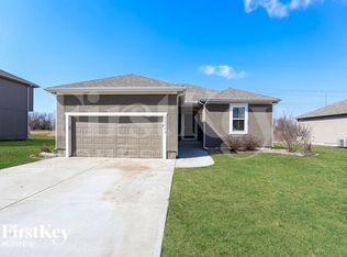 22002 Crystal Ave, Peculiar, MO 64078