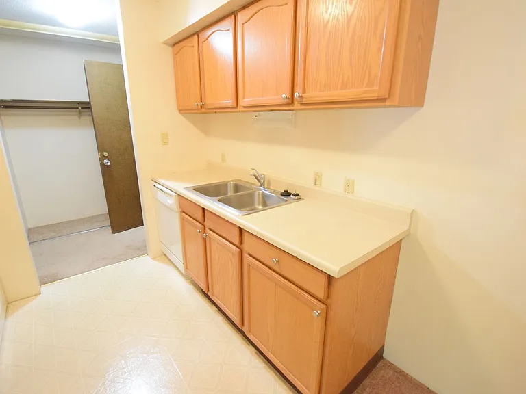 Southwood Flats — Photo 2