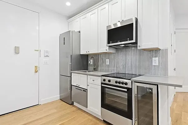 Rented by Current Real Estate Advisors | media 1