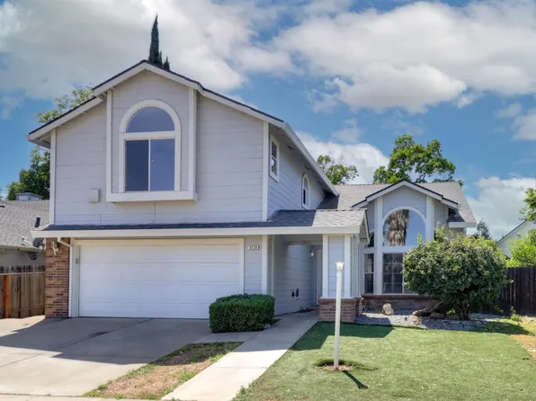 8120 Braemore Dr, Sacramento, CA 95828