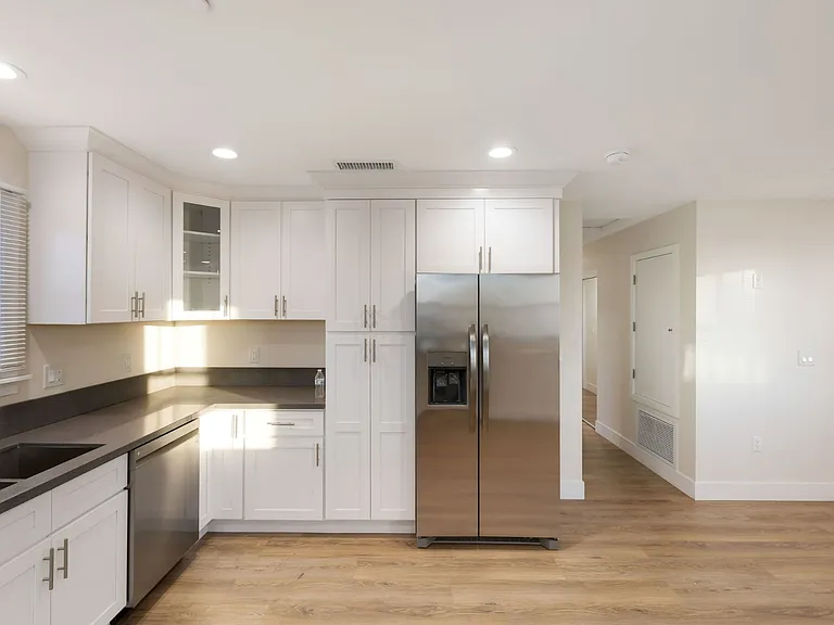 1731 S Burlington Ave #1/2 — Photo 3