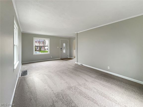 3rd image of 336 Hayes Ave