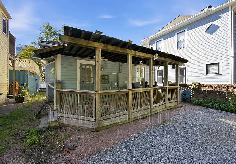 523 N Pine St — Photo 24