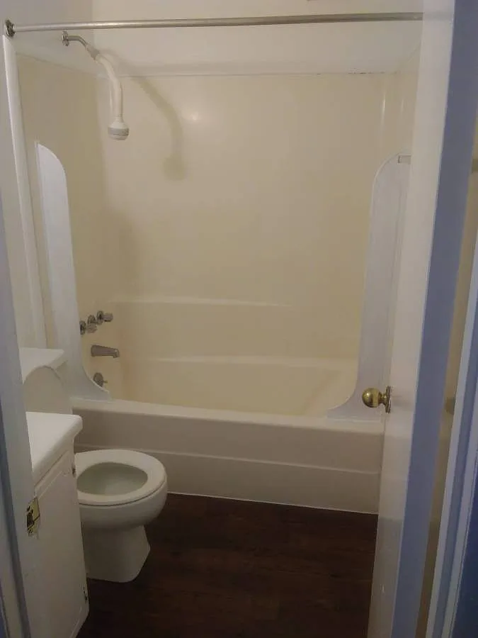 Azalea Place Apartments — Photo 3