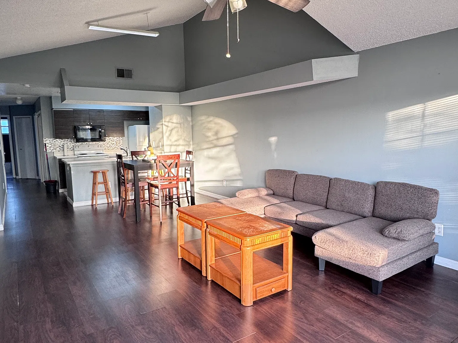 2747 N Poinciana Blvd — Photo 2