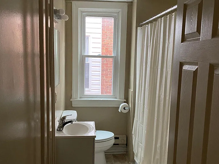 232 N Potomac St #3 — Photo 7