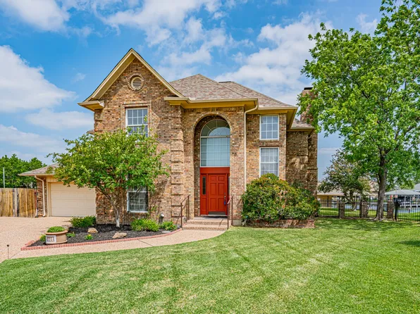 2401 Pebble Dr, Granbury, TX 76048