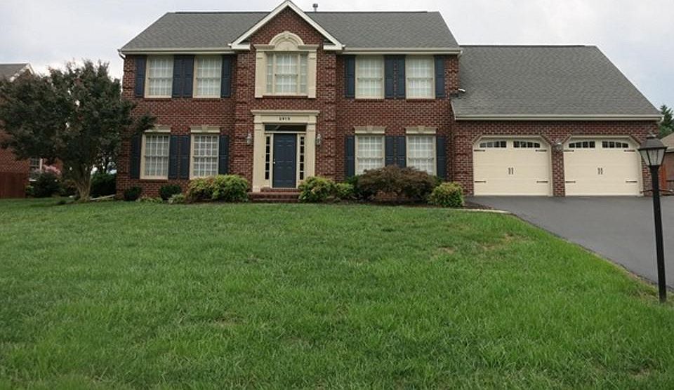 1st image of 2915 Edgefield Cir