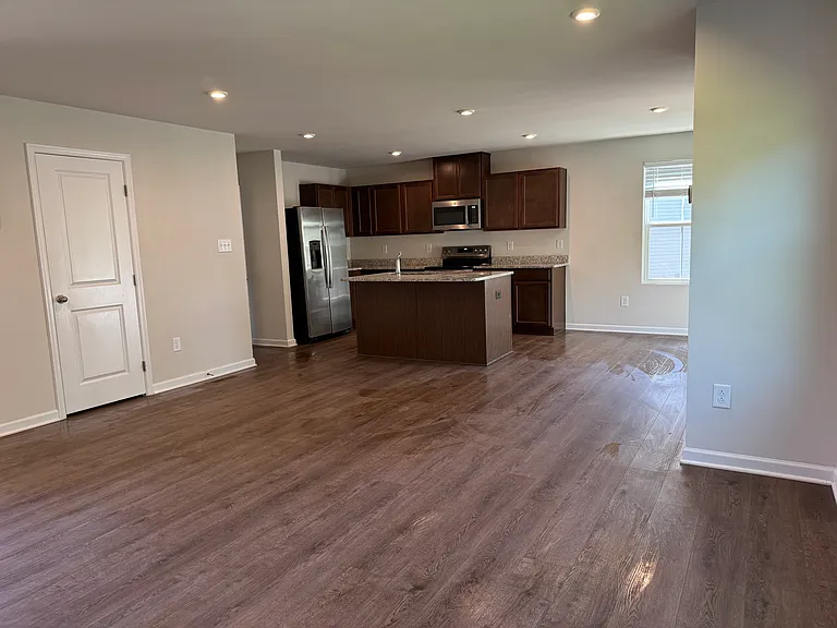 201 Thicket Dr — Photo 4