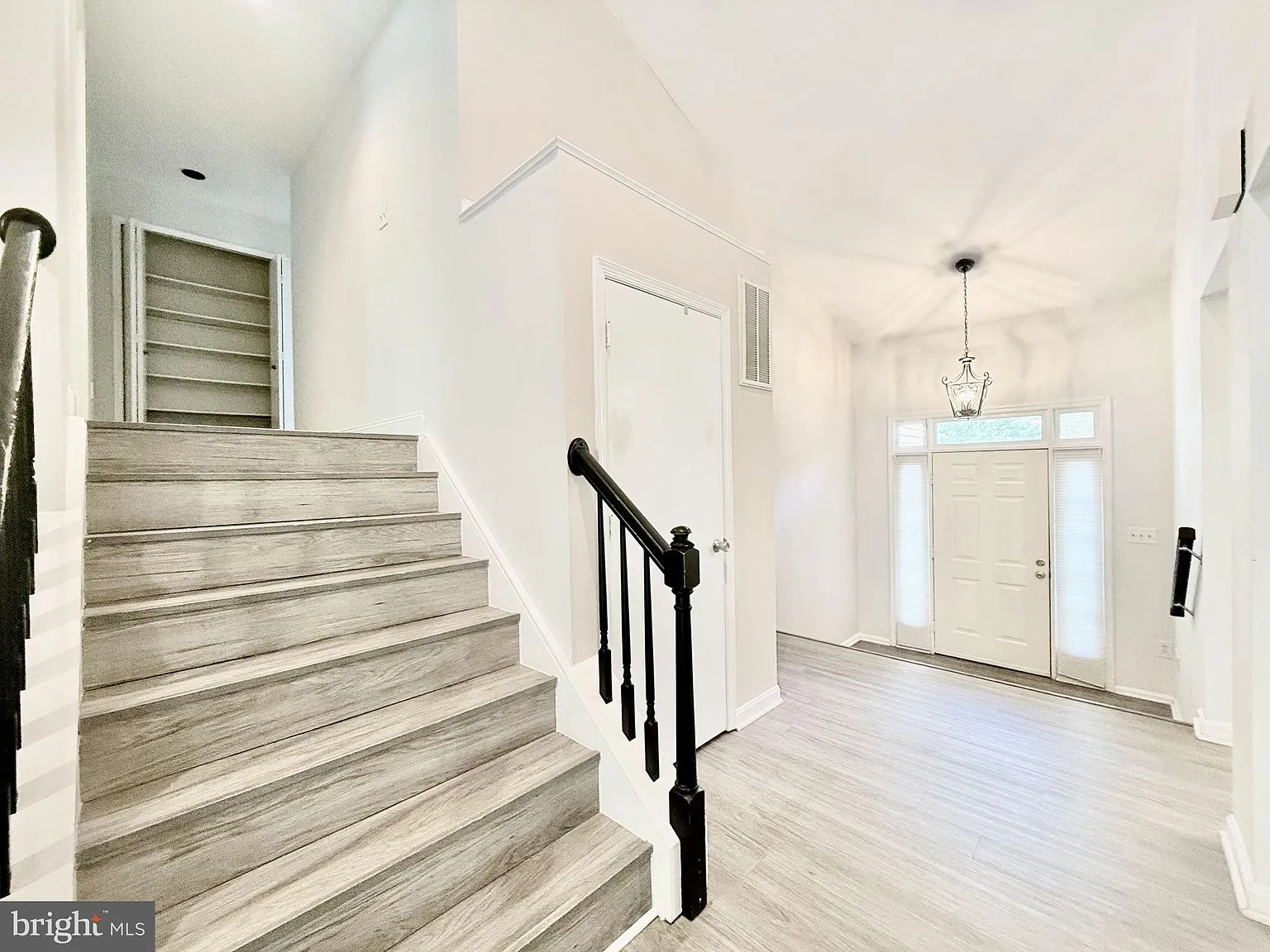 4 bed, 2.5 bath, 3578 sqft, $2,950 — Photo 2