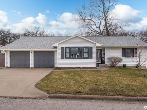 222 Hillcrest Dr, Geneseo, IL 61254