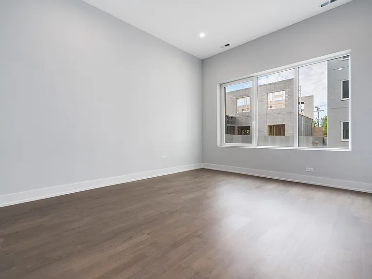 2139 W Madison St — Photo 31