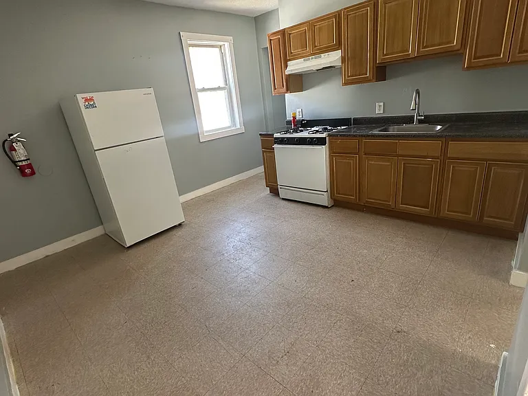 40 Lilac St #C — Photo 3