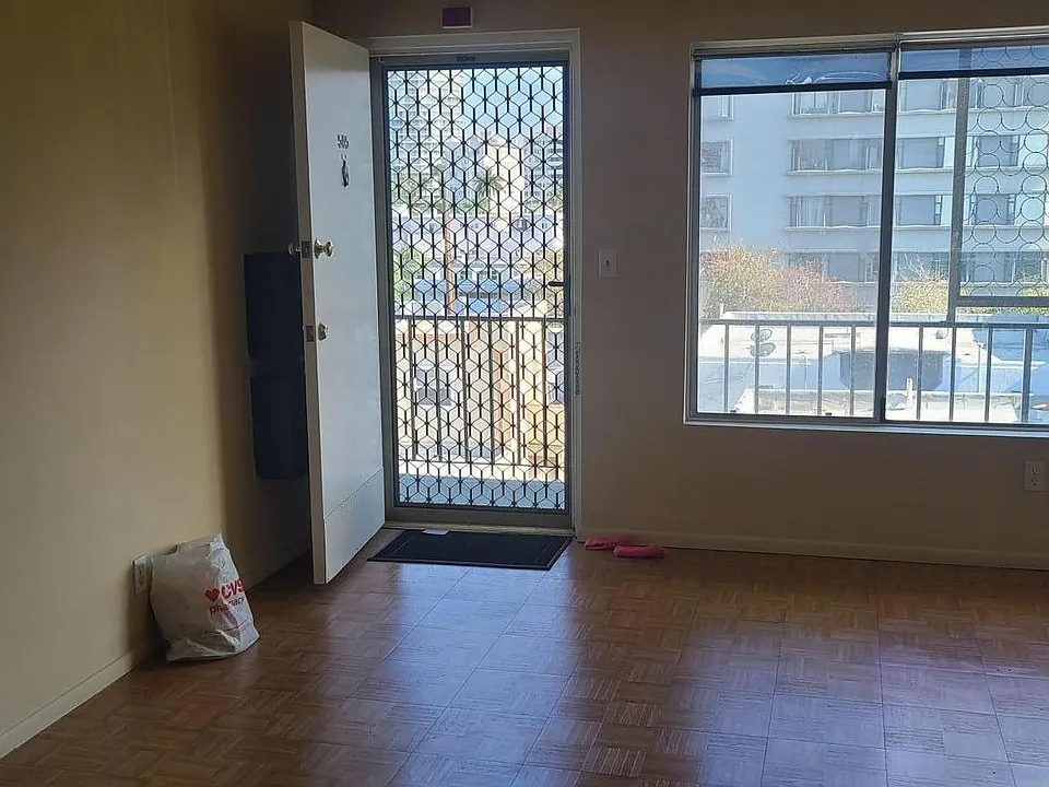 230 Linden Ave #505