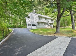 17 Silver Lakes Dr, Darien, CT 06820