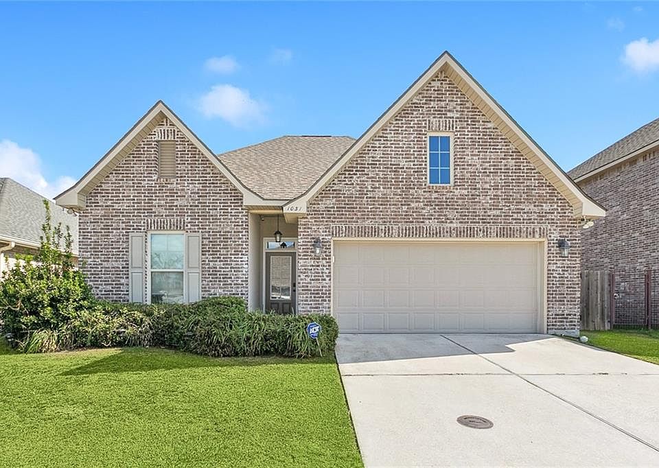 1st image of 1031 Burgess Dr