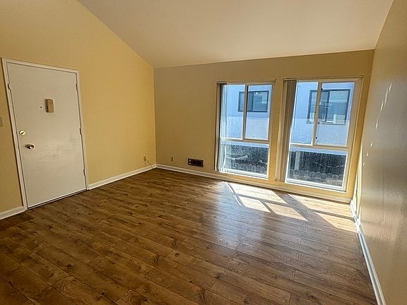 2nd image of 1018 Chula Vista Ave #3
