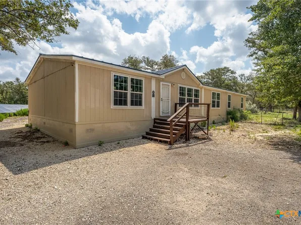 520 Turkey Tree Trl, Seguin, TX 78155