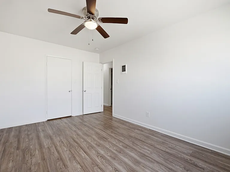 635 Emory St #14 — Photo 13